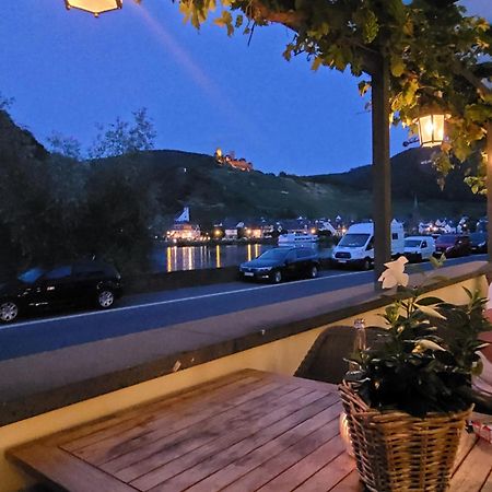 Gaestehaus Burgberg, Weinhaus Fries Kattenes Luaran gambar