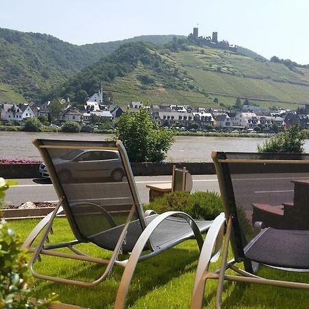 Gaestehaus Burgberg, Weinhaus Fries Kattenes Luaran gambar