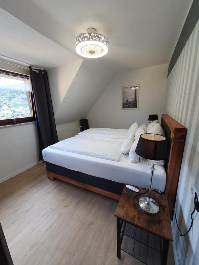 Gaestehaus Burgberg, Weinhaus Fries Kattenes Luaran gambar