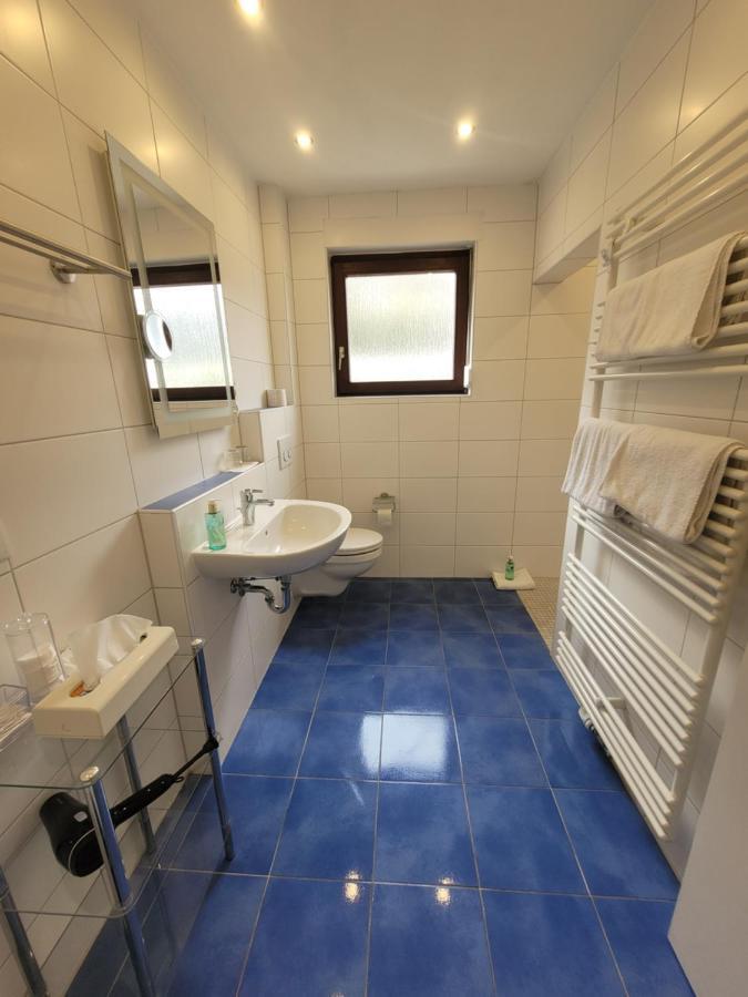 Gaestehaus Burgberg, Weinhaus Fries Kattenes Luaran gambar