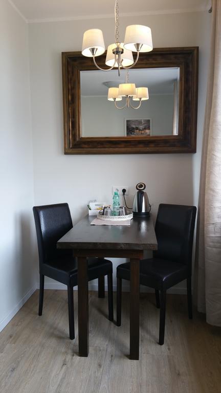 Gaestehaus Burgberg, Weinhaus Fries Kattenes Bilik gambar