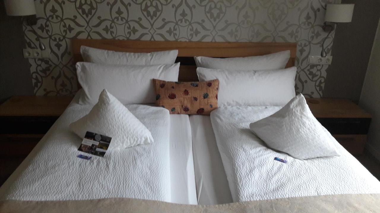 Gaestehaus Burgberg, Weinhaus Fries Kattenes Luaran gambar