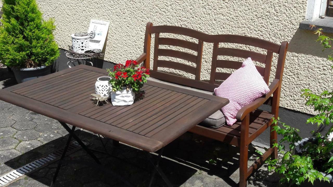 Gaestehaus Burgberg, Weinhaus Fries Kattenes Luaran gambar