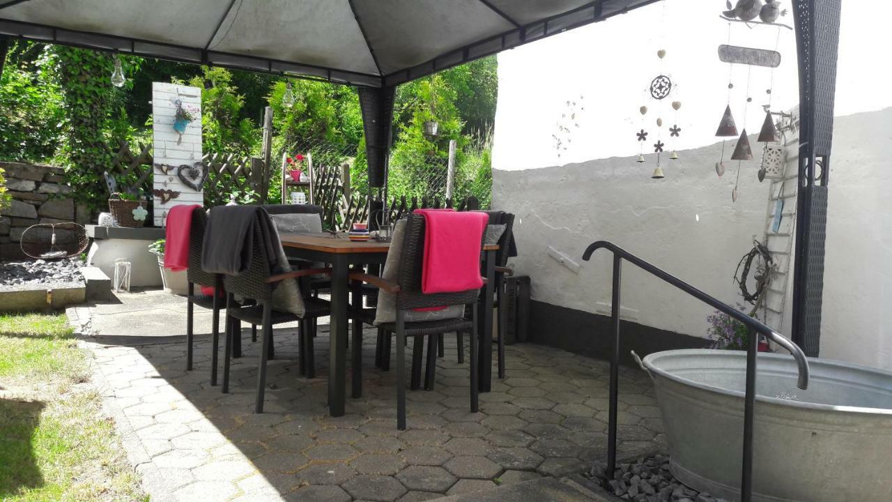 Gaestehaus Burgberg, Weinhaus Fries Kattenes Luaran gambar