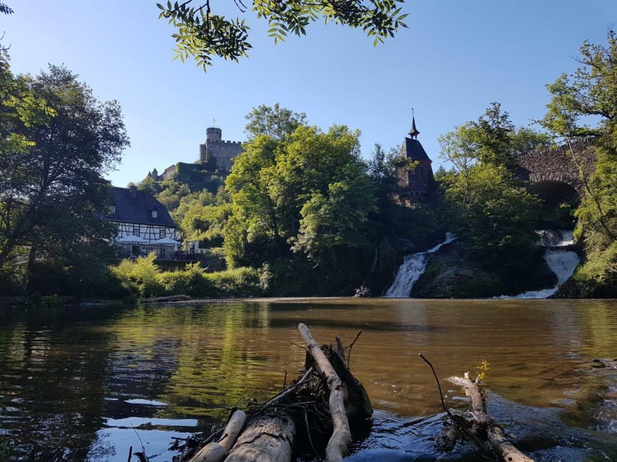 Gaestehaus Burgberg, Weinhaus Fries Kattenes Luaran gambar